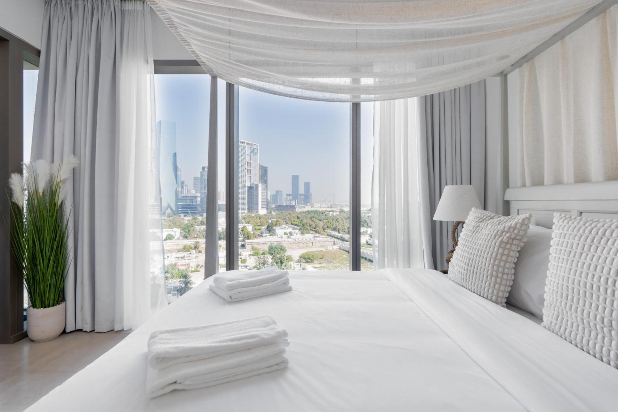 Stunning Luxury 4br Burj View 10 Mins To Mall Apartment *