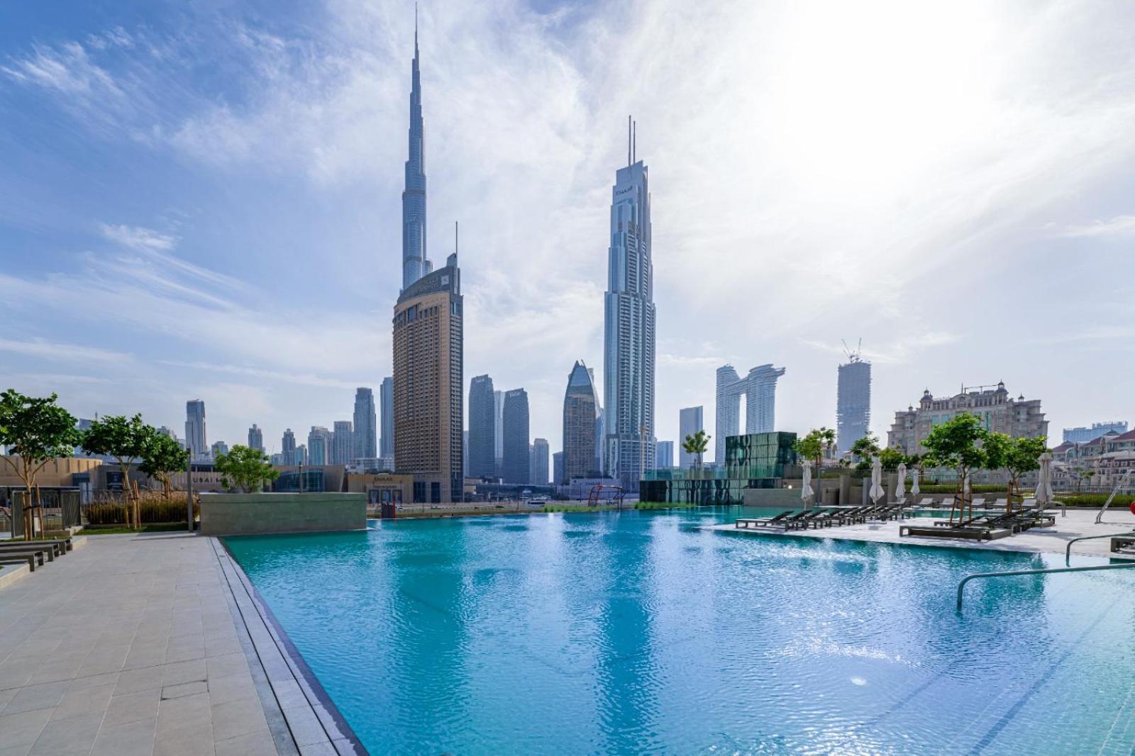 Stunning Luxury 4br Burj View 10 Mins To Mall * Dubai