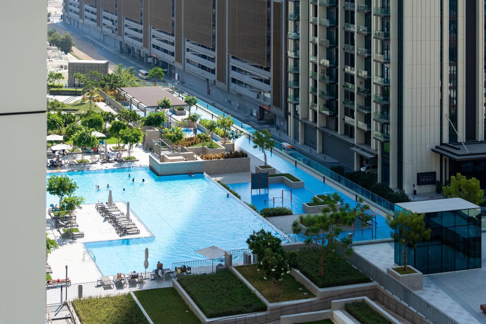 Stunning Luxury 4br Burj View 10 Mins To Mall Apartment Dubai