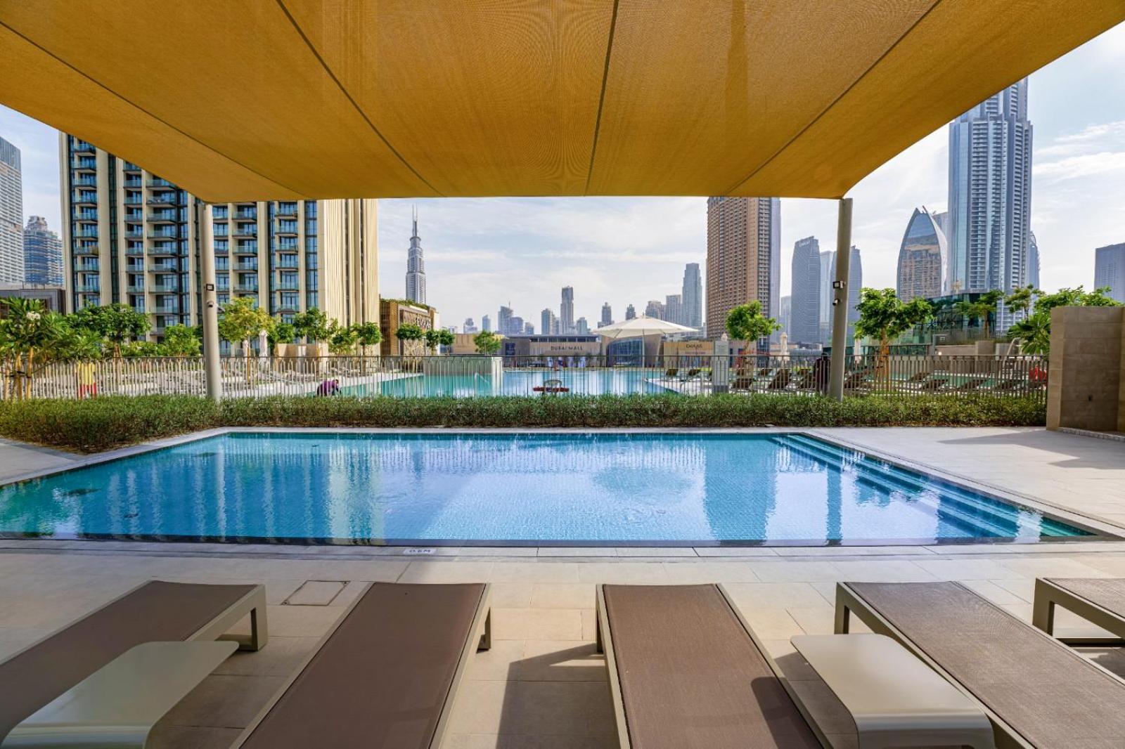 Stunning Luxury 4br Burj View 10 Mins To Mall
