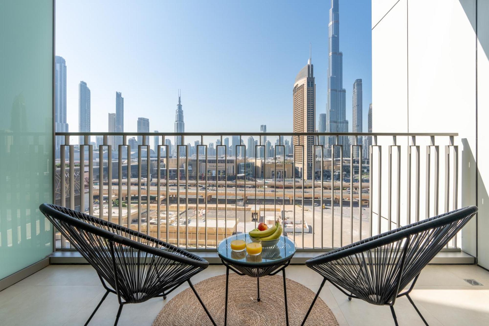 Stunning Luxury 4br Burj View 10 Mins To Mall * Dubai