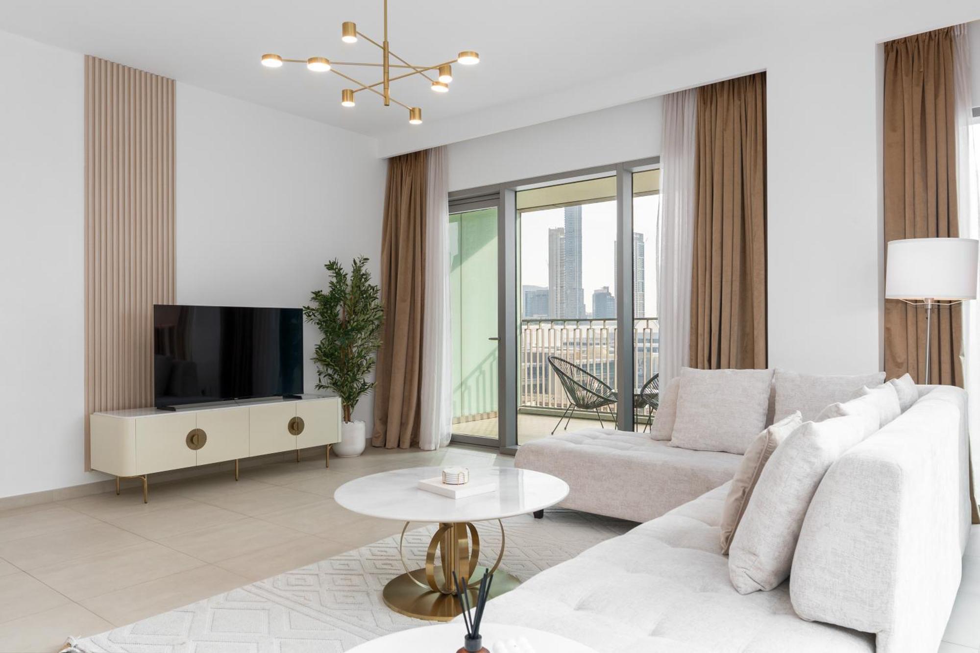 Stunning Luxury 4br Burj View 10 Mins To Mall Apartment Dubai